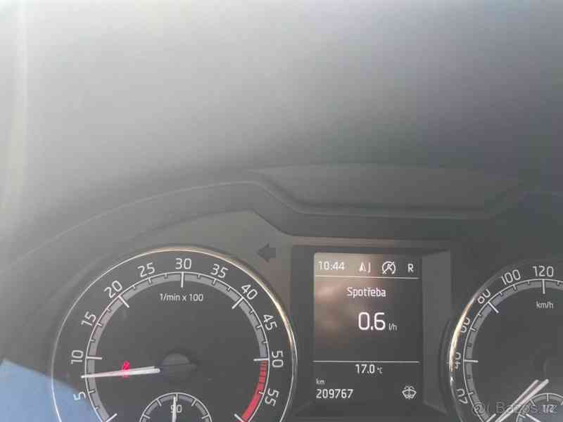 Škoda Octavia 1,6 - foto 5