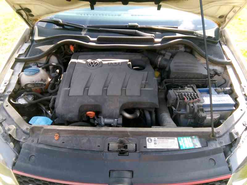 VW polo 1,6tdi KLIMA,platna stk,nove rozvody a egr ventil - foto 8