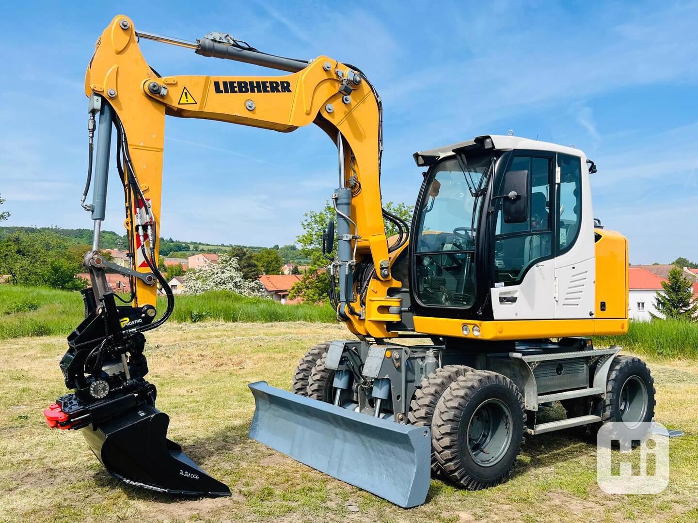 Kolové rypadlo Liebherr A910 Compact (Možnost leasingu) - foto 1