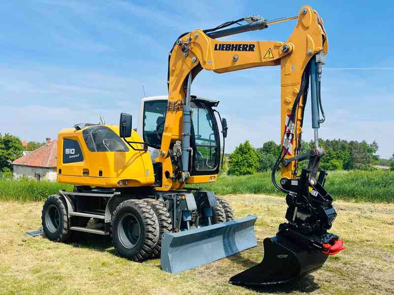 Kolové rypadlo Liebherr A910 Compact (Možnost leasingu) - foto 6
