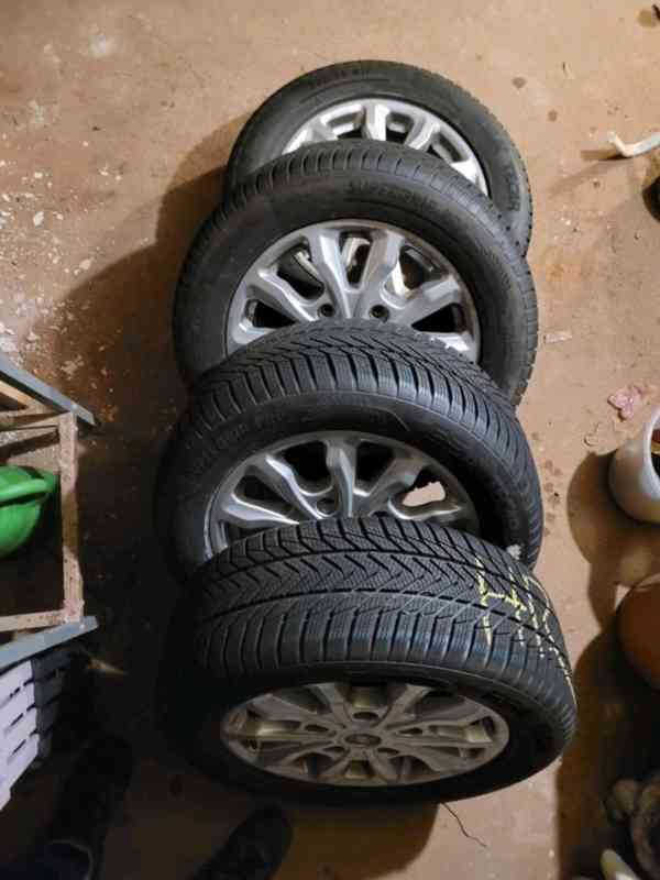 235/55/17  Ford Custom  zimni  - foto 2