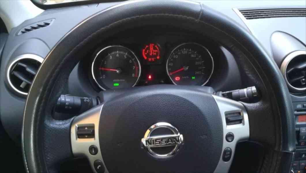 Nissan Qashqai 2,0   104 kW automat s 4x4 - foto 5