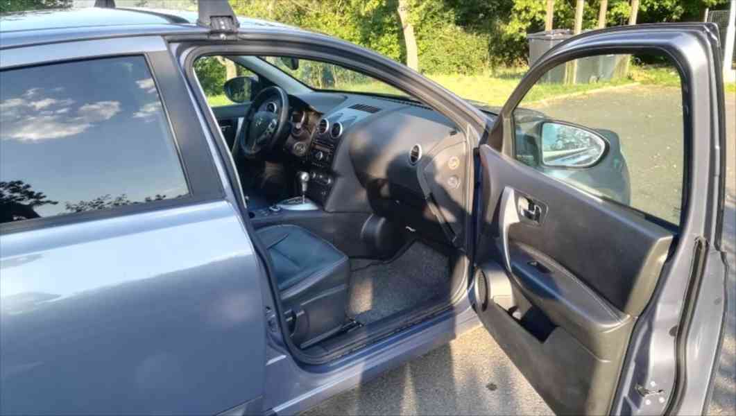 Nissan Qashqai 2,0   104 kW automat s 4x4 - foto 11