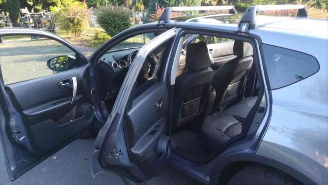 Nissan Qashqai 2,0   104 kW automat s 4x4 - foto 16