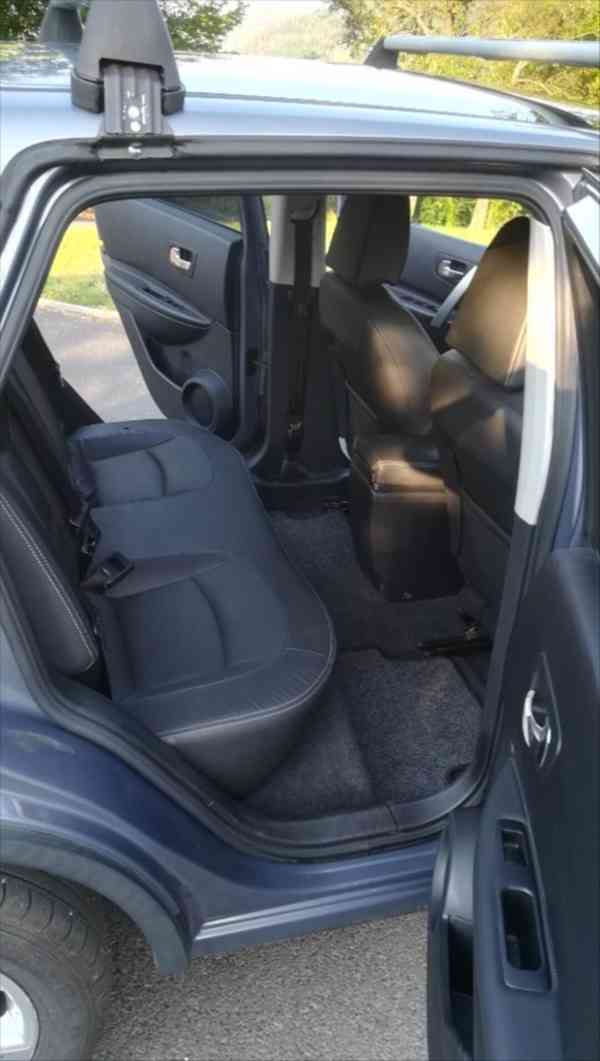 Nissan Qashqai 2,0   104 kW automat s 4x4 - foto 17