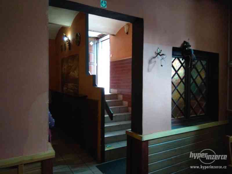 Přenechání pronájmu hospody ,,U DVOU STRAŠIDEL,, - foto 2