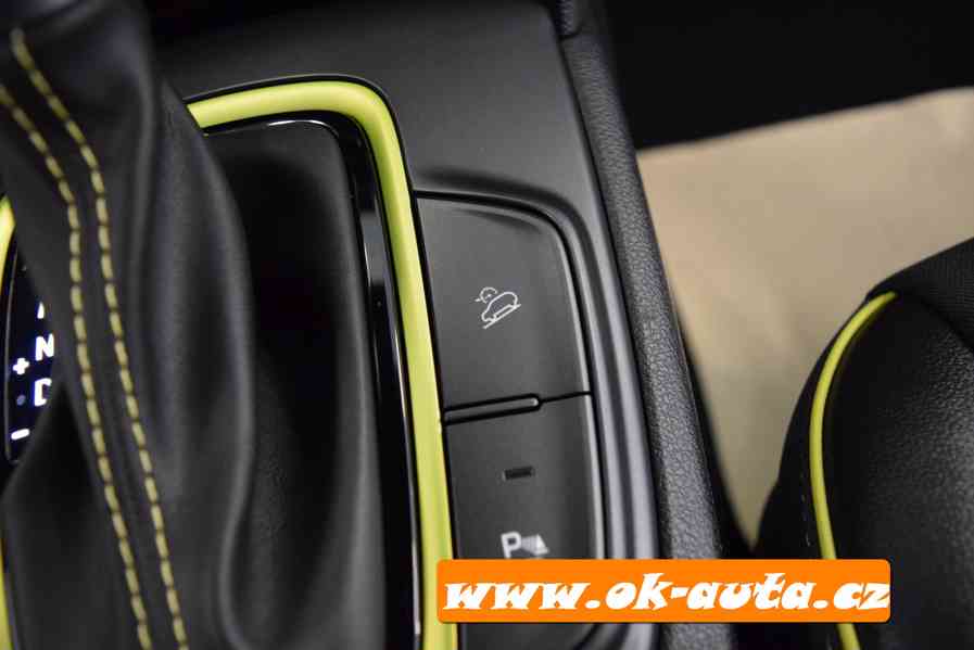 Hyundai Kona 1.6 CRDI STYLE AUTOMAT 100 kW 12/2020 - DPH  - foto 23