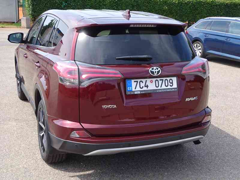 Toyota Rav4 2.0D4D r.v.2016/12 2.Maj.serv.kníž.ČR - foto 4