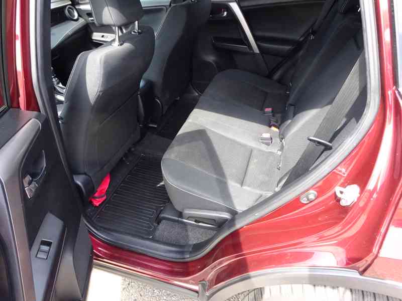 Toyota Rav4 2.0D4D r.v.2016/12 2.Maj.serv.kníž.ČR - foto 17