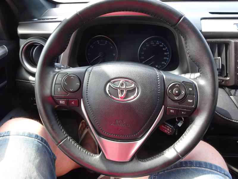 Toyota Rav4 2.0D4D r.v.2016/12 2.Maj.serv.kníž.ČR - foto 13