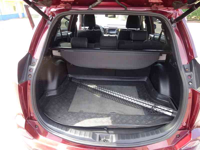Toyota Rav4 2.0D4D r.v.2016/12 2.Maj.serv.kníž.ČR - foto 18