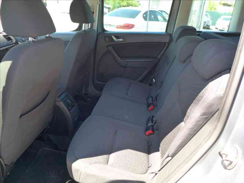 Škoda Yeti 1,2 TSi XENONY,AUT.KLIMA,PDC - foto 6