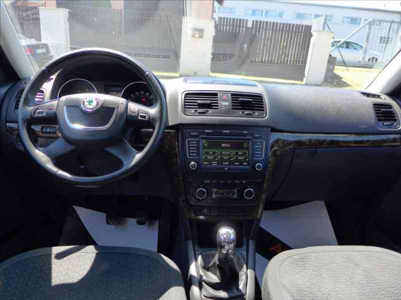Škoda Yeti 1,2 TSi XENONY,AUT.KLIMA,PDC - foto 7