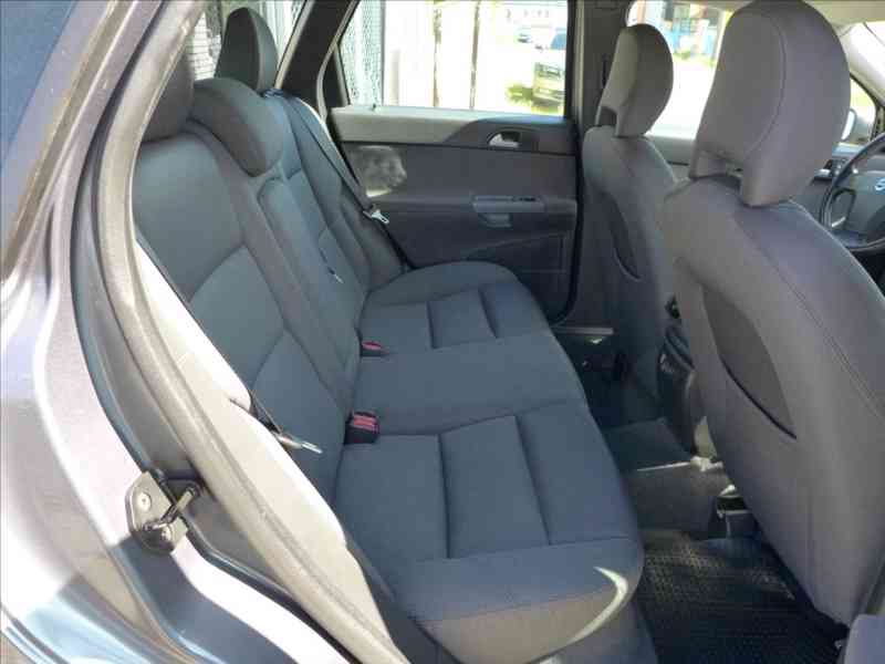 Volvo V50 1,6 D BEZ KOROZE - foto 9