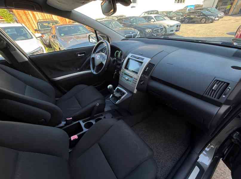 Toyota Corolla Verso 1,8i benzín 95kw - foto 14