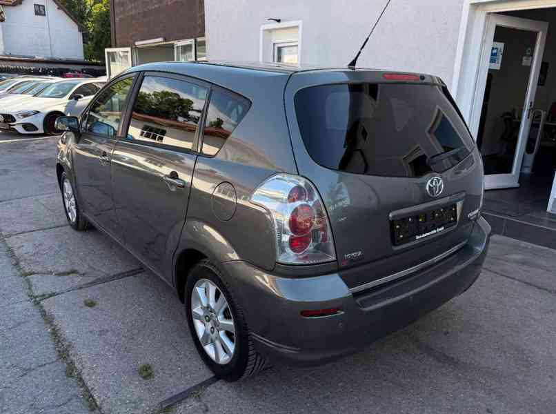 Toyota Corolla Verso 1,8i benzín 95kw - foto 6