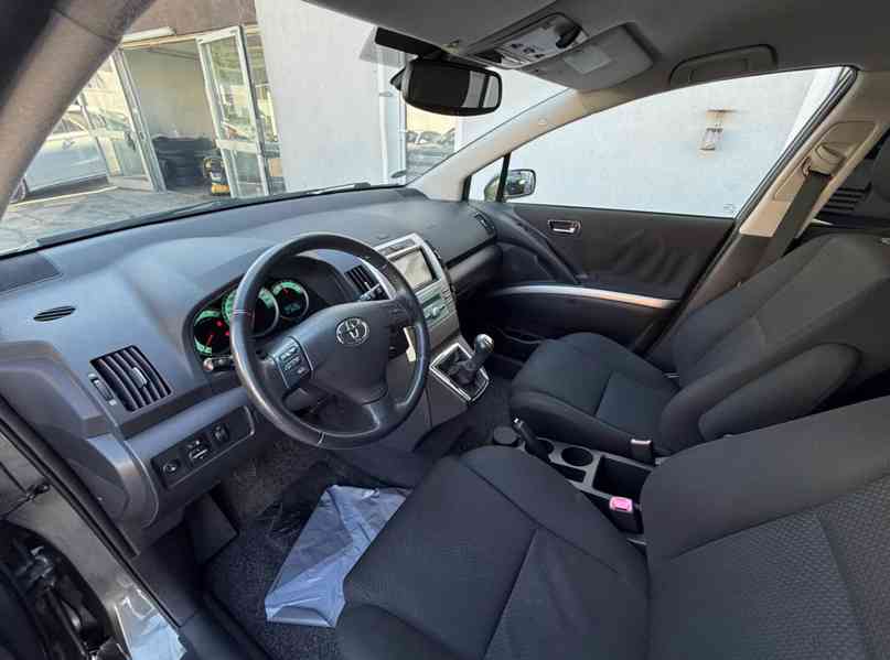 Toyota Corolla Verso 1,8i benzín 95kw - foto 11