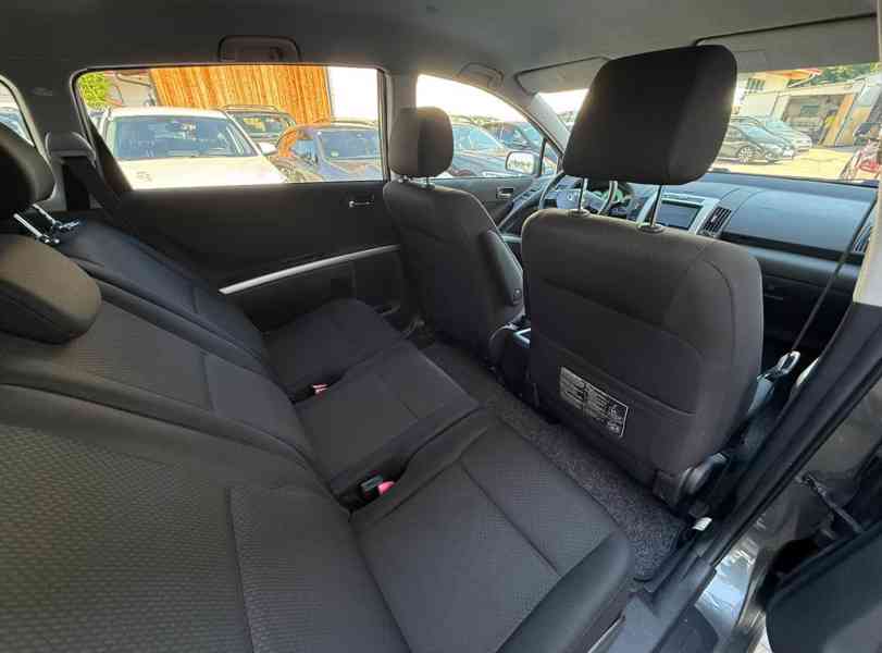 Toyota Corolla Verso 1,8i benzín 95kw - foto 17