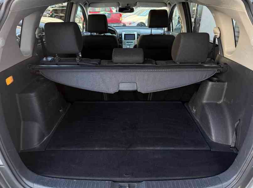 Toyota Corolla Verso 1,8i benzín 95kw - foto 18
