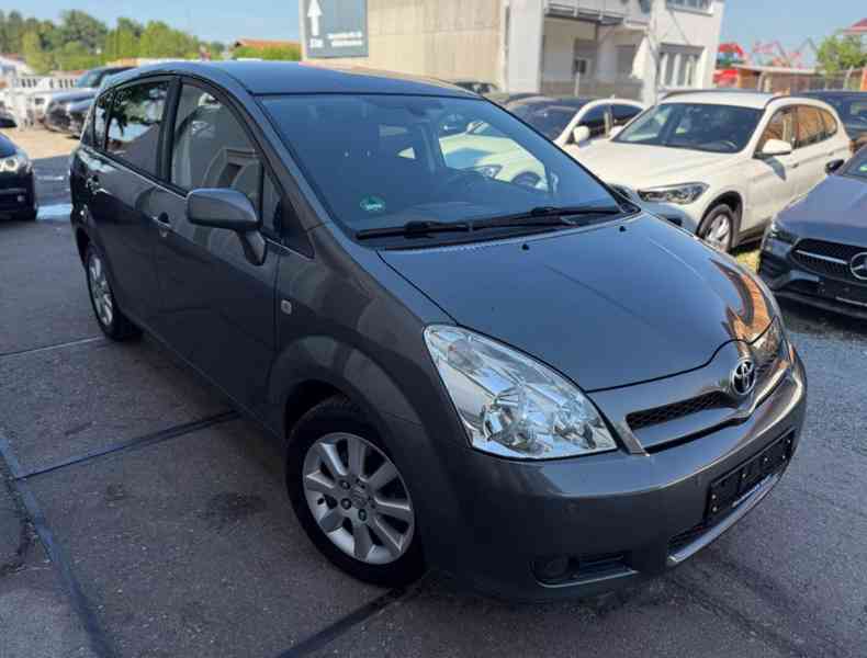 Toyota Corolla Verso 1,8i benzín 95kw - foto 3