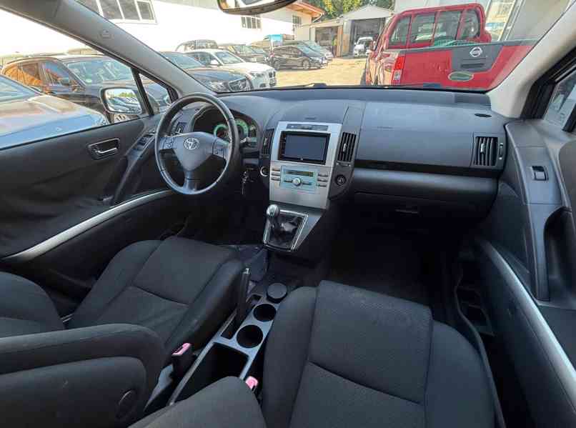 Toyota Corolla Verso 1,8i benzín 95kw - foto 15