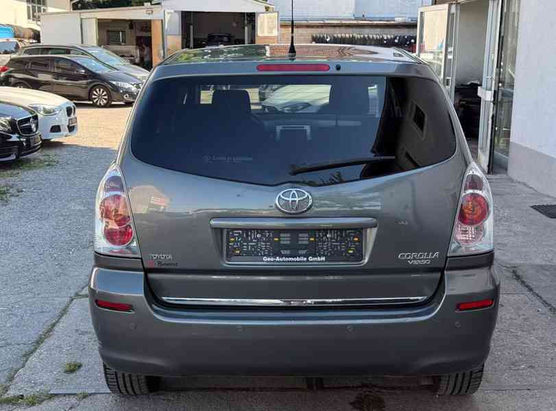 Toyota Corolla Verso 1,8i benzín 95kw - foto 8