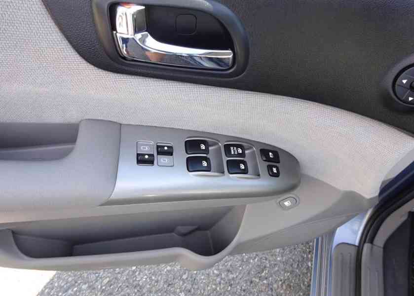 Kia Carnival 2.9 CRDI r.v.2010 (136 kw) 1.Majitel - foto 6