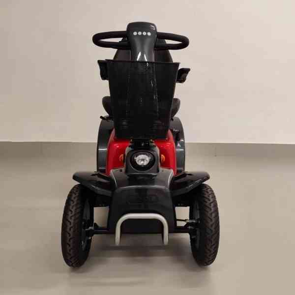 Elektrický čtyřkolový skútr - foto 2