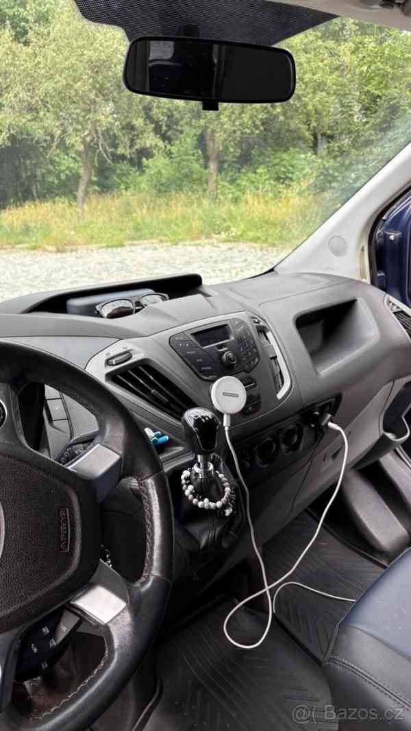 Ford Transit Custom 2,2   TDCi, 74kW, model 2014 - foto 13