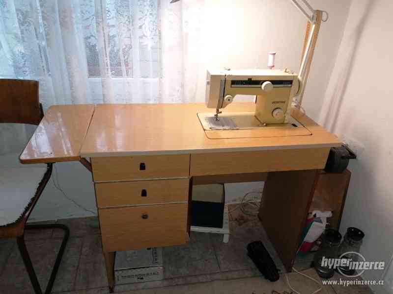 Skříňový šicí stroj VERITAS - foto 3