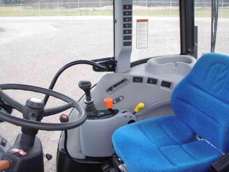 Zemědělské traktor 2008 NEW HOLLAND T4030 MFWD - foto 6