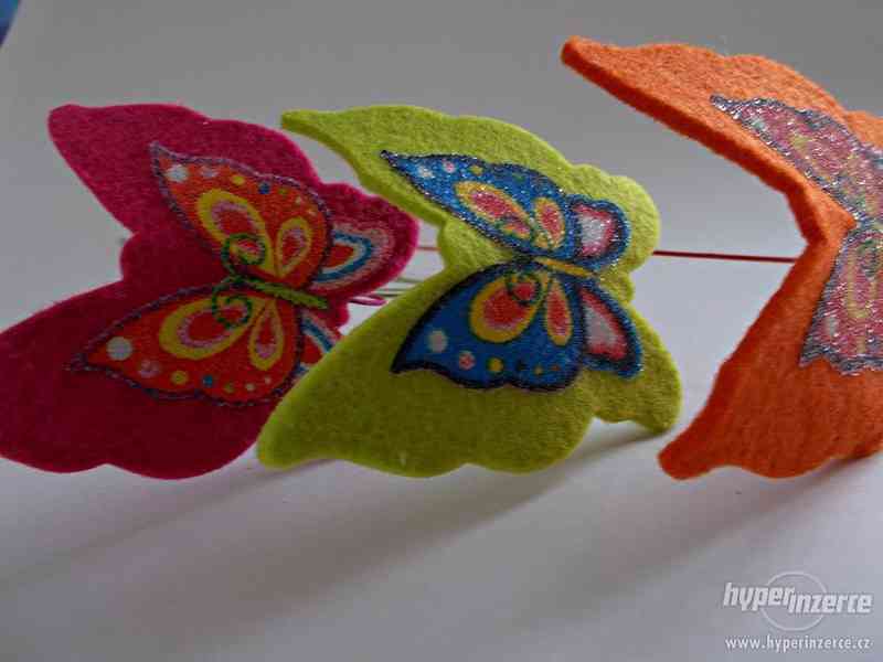 dekorace do květináčů- motýl 3ks, doprava zdarma - foto 1