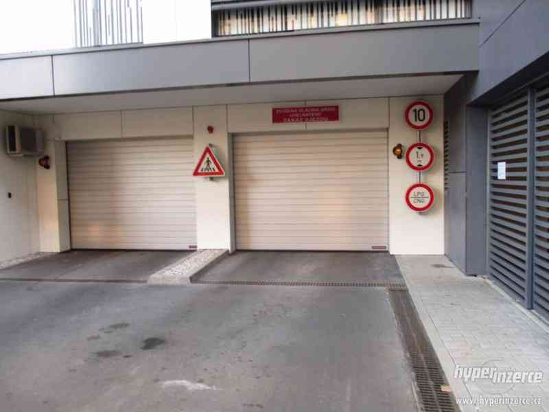 Pronájem garážového stání, Praha 3 - Žižkov - foto 1
