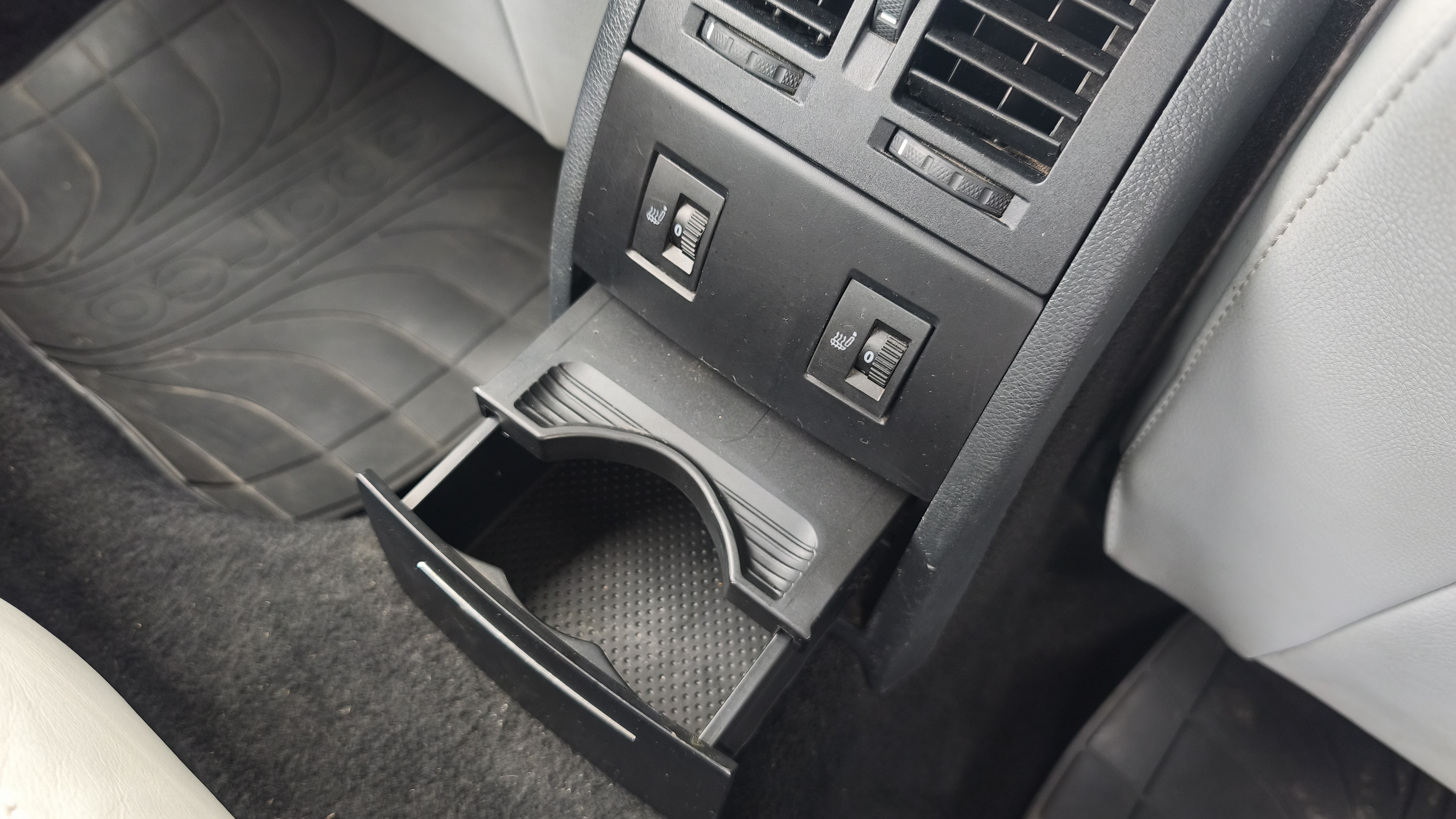 Škoda Octavia 2,L&K,garáž,BEZ KOROZE,manuál,nové STK,TOP - foto 18