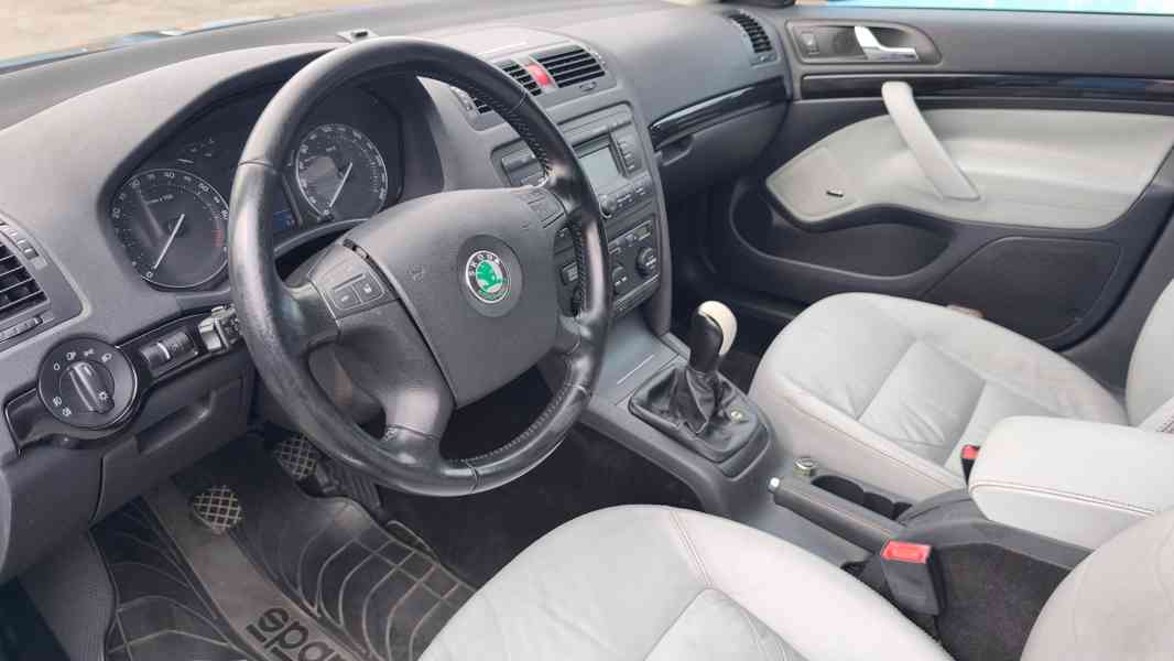 Škoda Octavia 2,L&K,garáž,BEZ KOROZE,manuál,nové STK,TOP - foto 10
