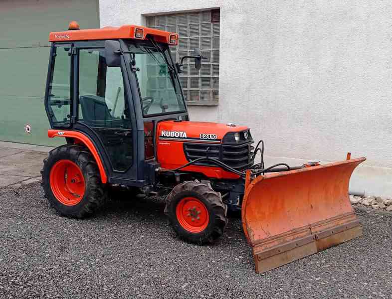 Kubota B2410 zimní údržba - foto 1