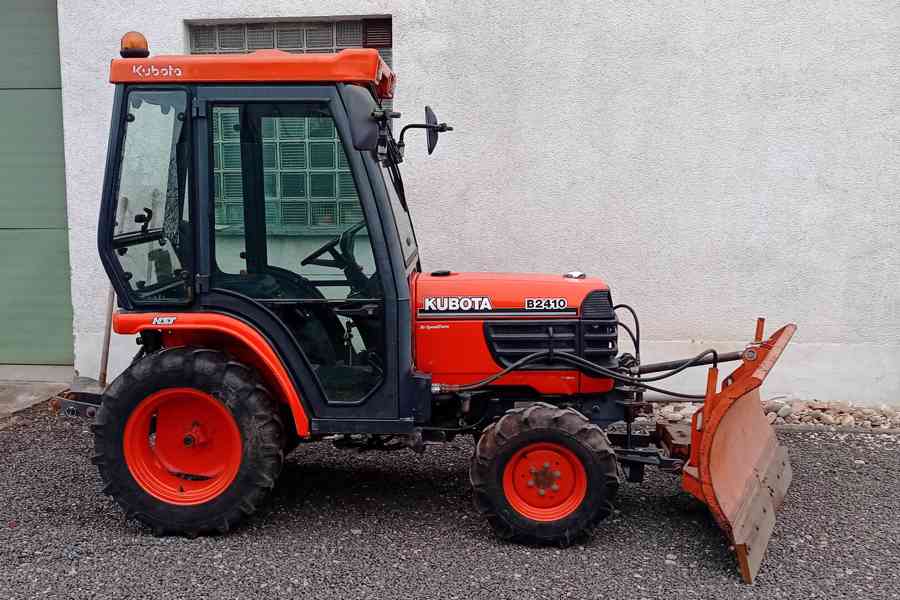 Kubota B2410 zimní údržba - foto 2