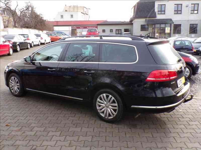 Volkswagen Passat 2,0 TDI AUTOMAT,NAVI,TAŽ.ZAŘ. - foto 4