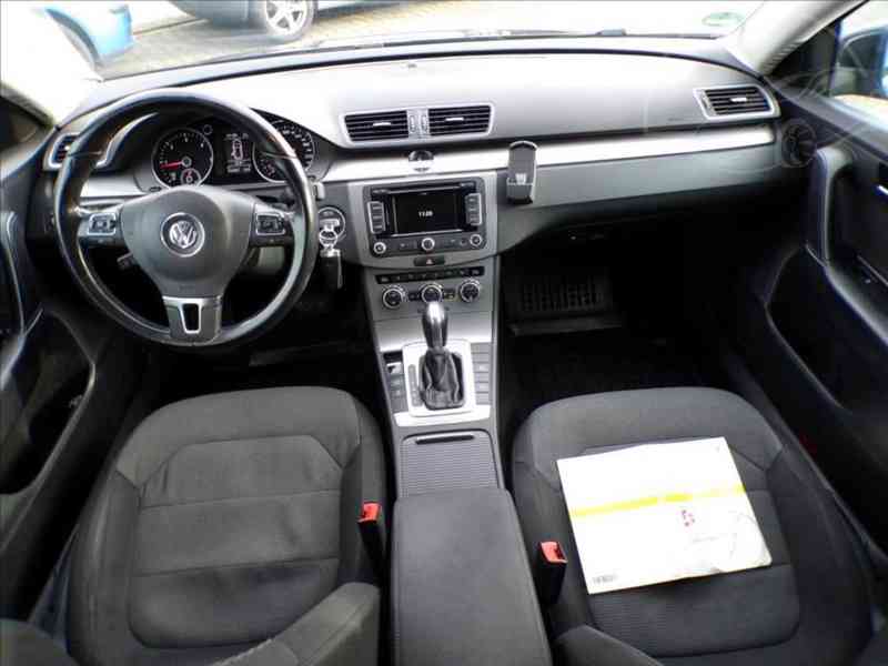 Volkswagen Passat 2,0 TDI AUTOMAT,NAVI,TAŽ.ZAŘ. - foto 5
