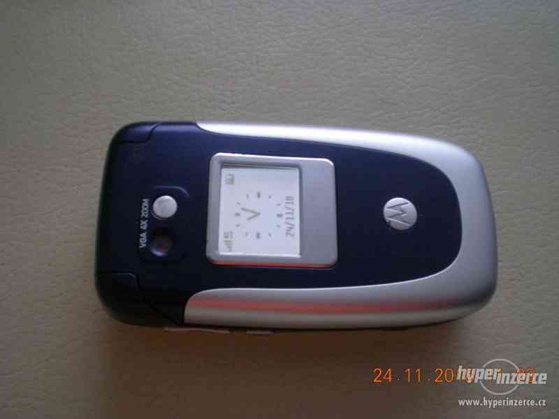 Motorola V360 - véčkové mobilní telefony od 100,-Kč - foto 2