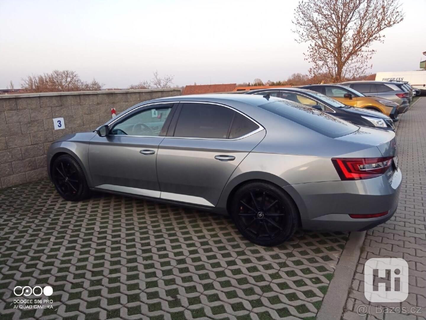 Škoda Superb 2,0   AUTO - foto 1