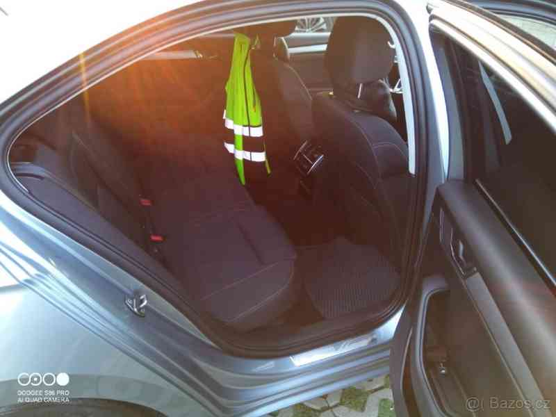 Škoda Superb 2,0   AUTO - foto 7