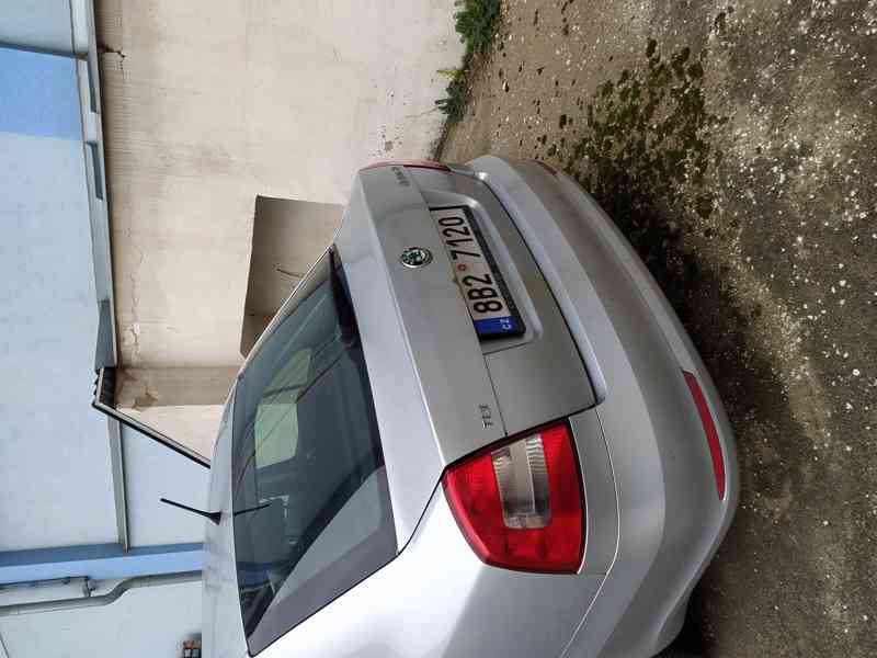 Škoda Octavia II - SPZ 8B2 7120 - foto 3
