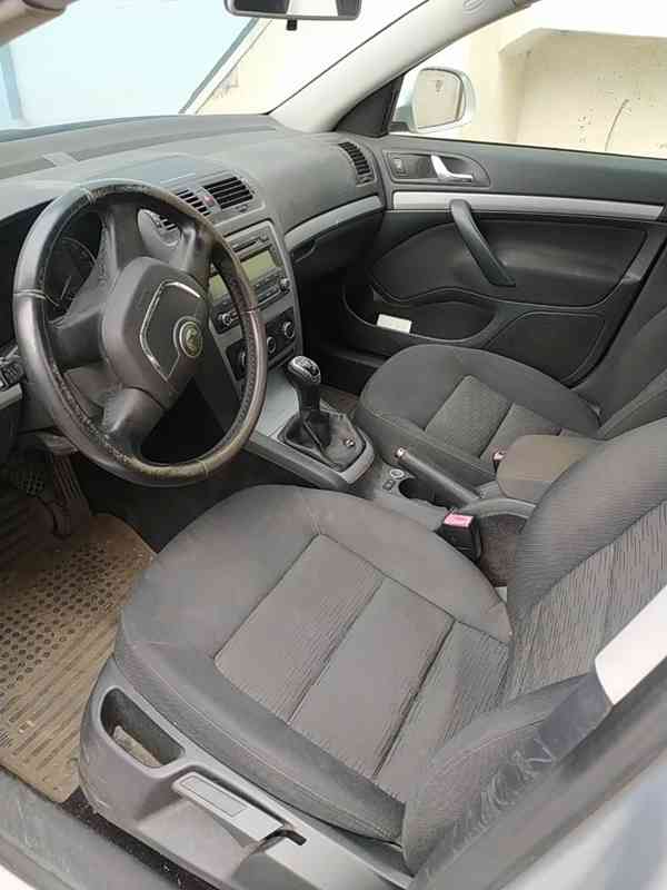 Škoda Octavia II - SPZ 8B2 7120 - foto 5