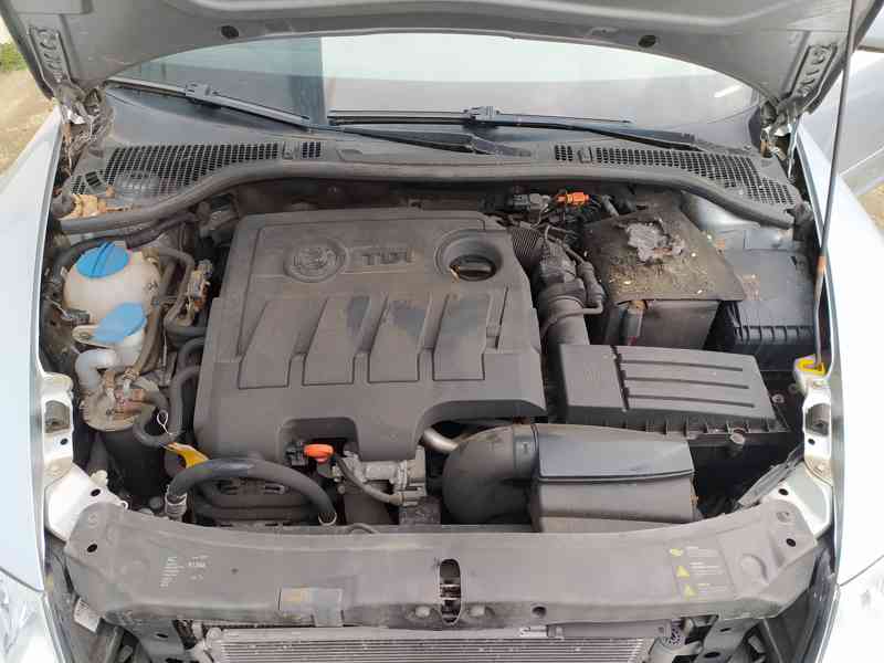 Škoda Octavia II - SPZ 8B2 7120 - foto 6
