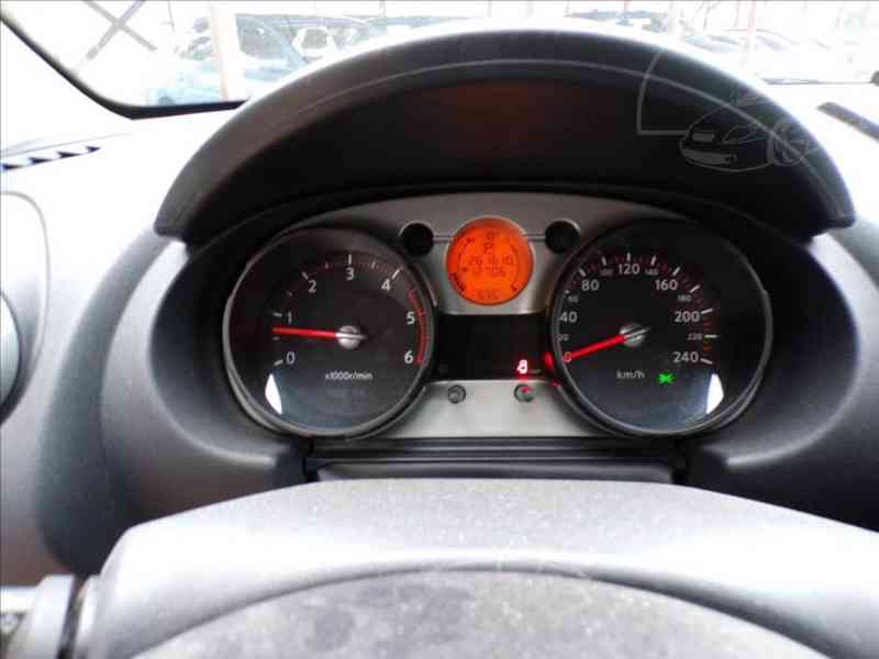 Nissan Qashqai 2,0 DCI 4WD AUTOMAT - foto 6
