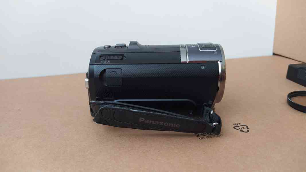 Panasonic HC-V700 - foto 3