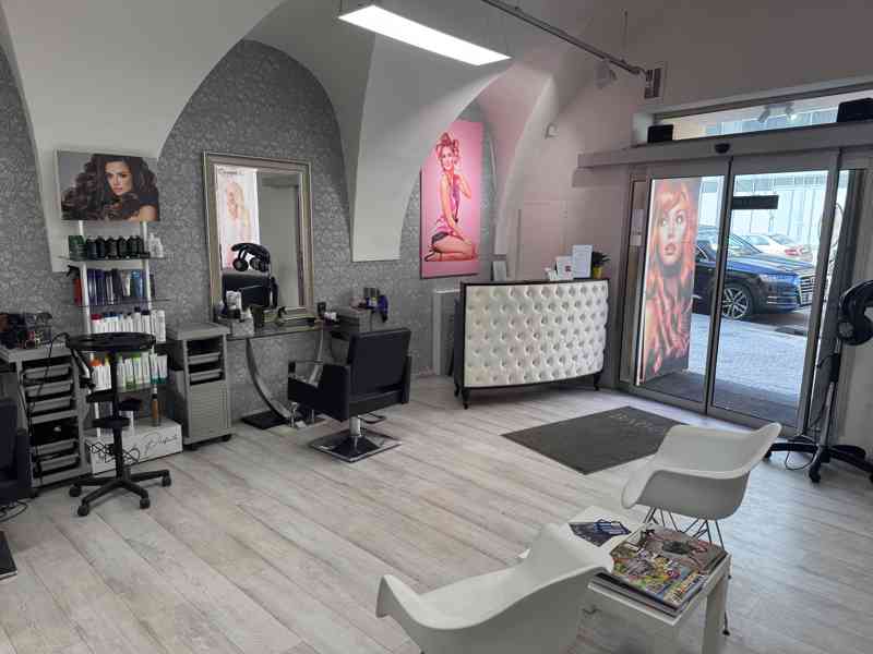 Pronájem kadeřnického křesla Praha 1