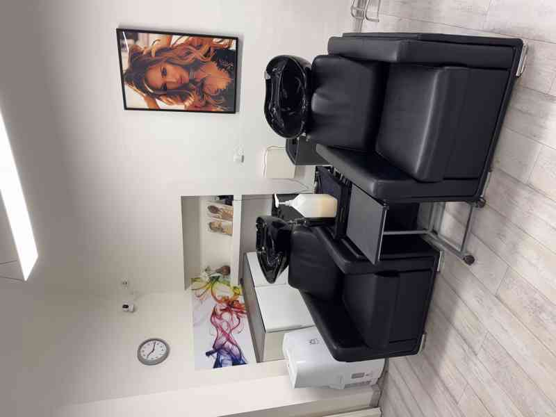 Pronájem kadeřnického křesla Praha 1 - foto 2