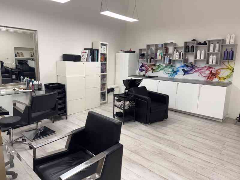 Pronájem kadeřnického křesla Praha 1 - foto 3